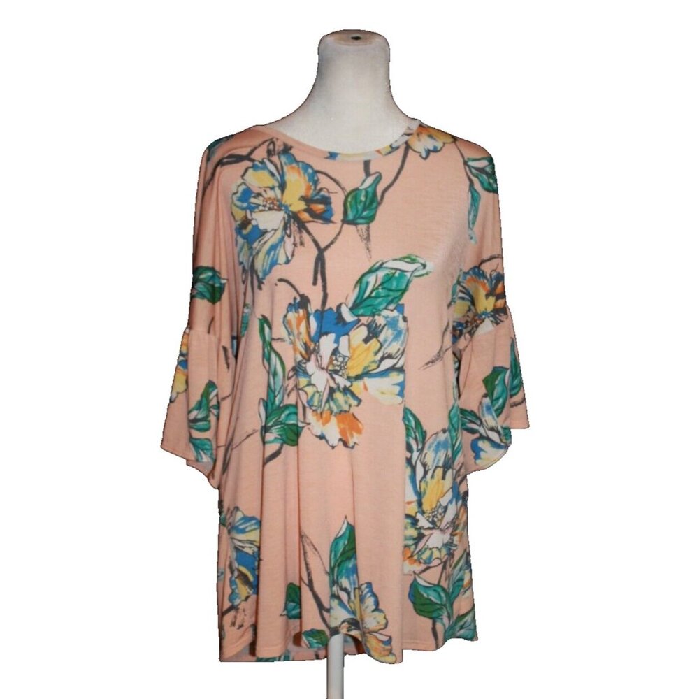 Lime n Chili Womens Top Shirt Size M Peach W/ Blue Green Flowers 1/2 Sleeve